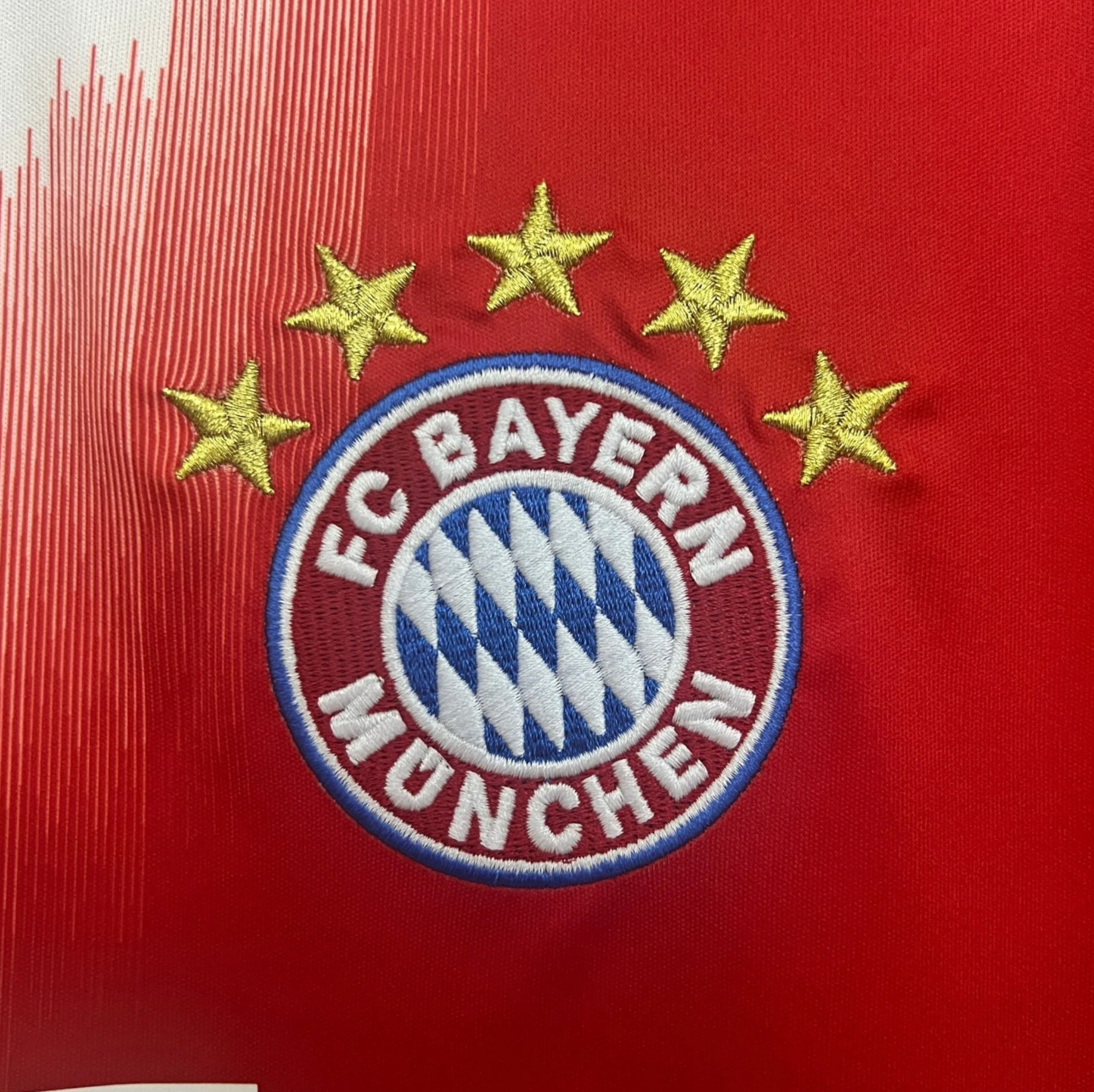 25/26 Bayern München Home Kit